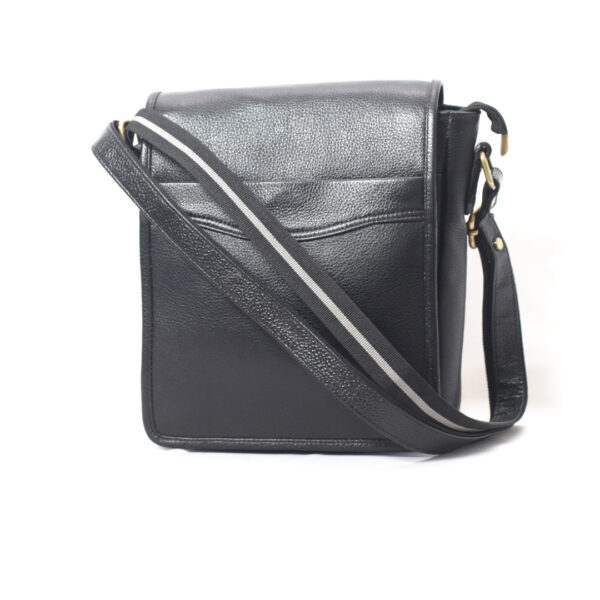 Urban Classic Genuine Leather Crossbody Bag – Black