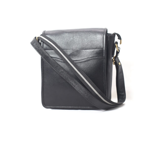 Urban Classic Genuine Leather Crossbody Bag – Black